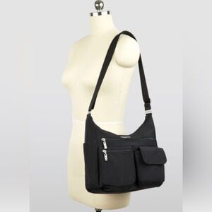 Baggallini Everywhere Bagg With RFID! Retail $110